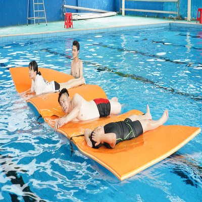 12*6 Spliced Floating Water Pad OEM ODM XPE Foam Lake Floats Untuk Peralatan Olahraga Air